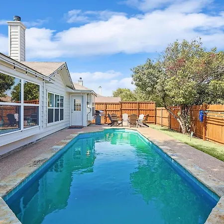 Villa 4Bd 2Ba Saginaw Sanctuary - Pool Firepit Laundry